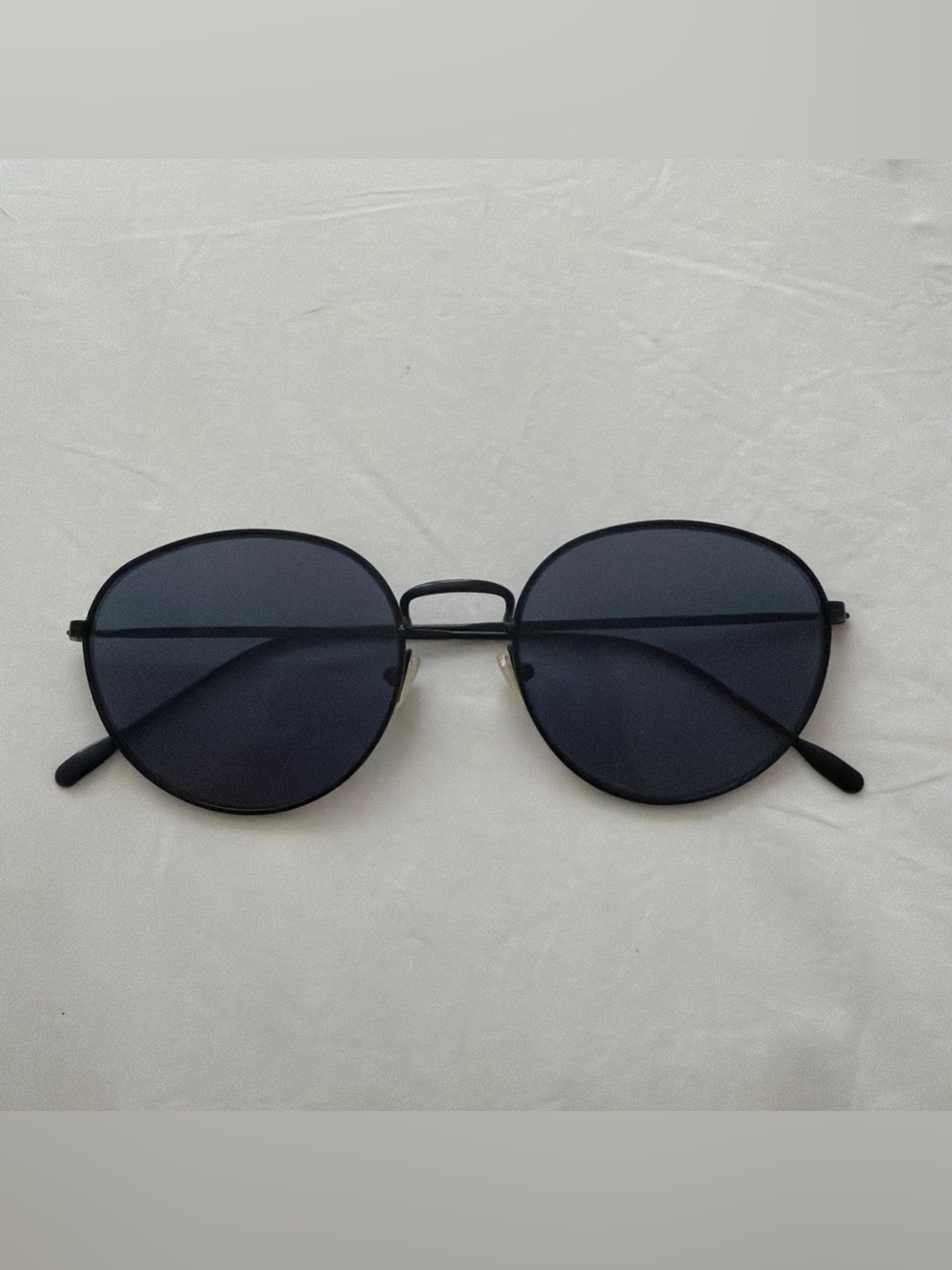Illesteva Round Metal Sunglasses in Black
